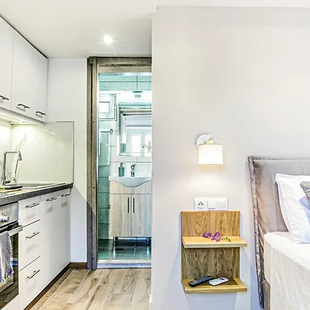 Ionian Citizen * Corfu (city)